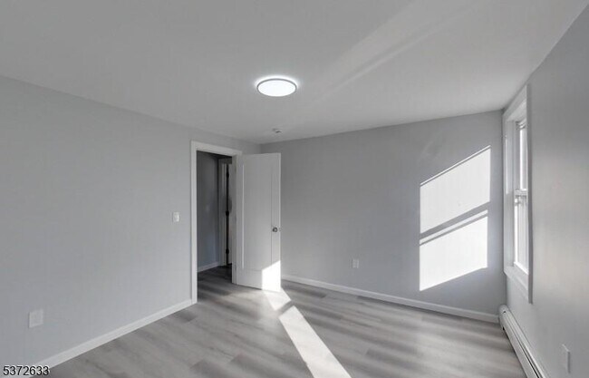 Building Photo - 130 1st St