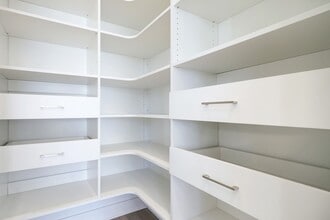 Building Photo - 3105 Somerset Levens Ln