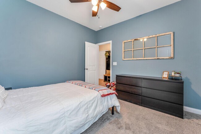 Building Photo - 8619 Landrace Dr