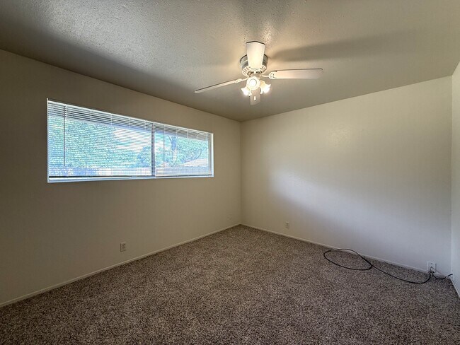 Building Photo - 860 Netters Cir