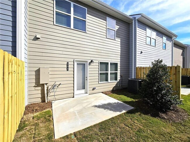 Building Photo - 334 Lanier Cir