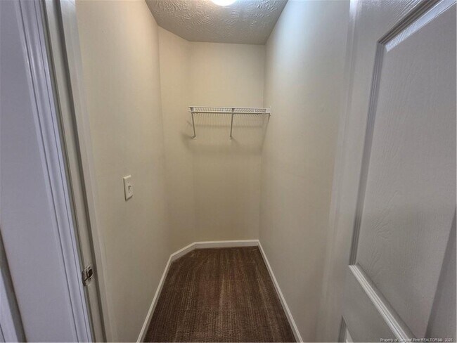 Building Photo - 141 Wading Creek Ln