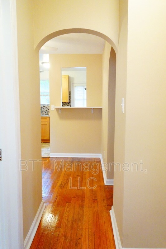 Building Photo - 8007 Garland Ave