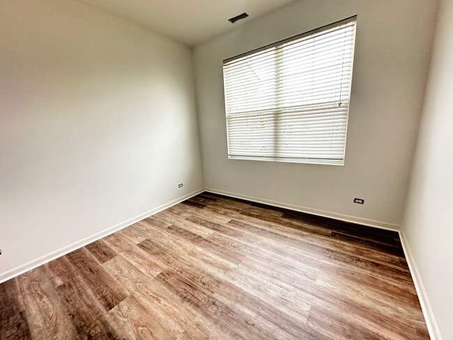 Building Photo - 652 Anchorage Ct