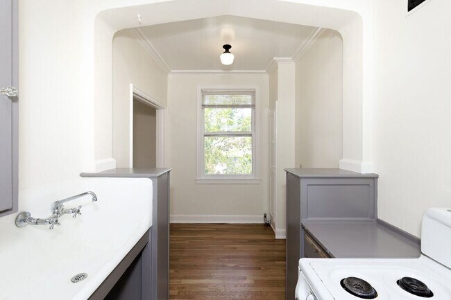 Building Photo - 2709 Dwight Way