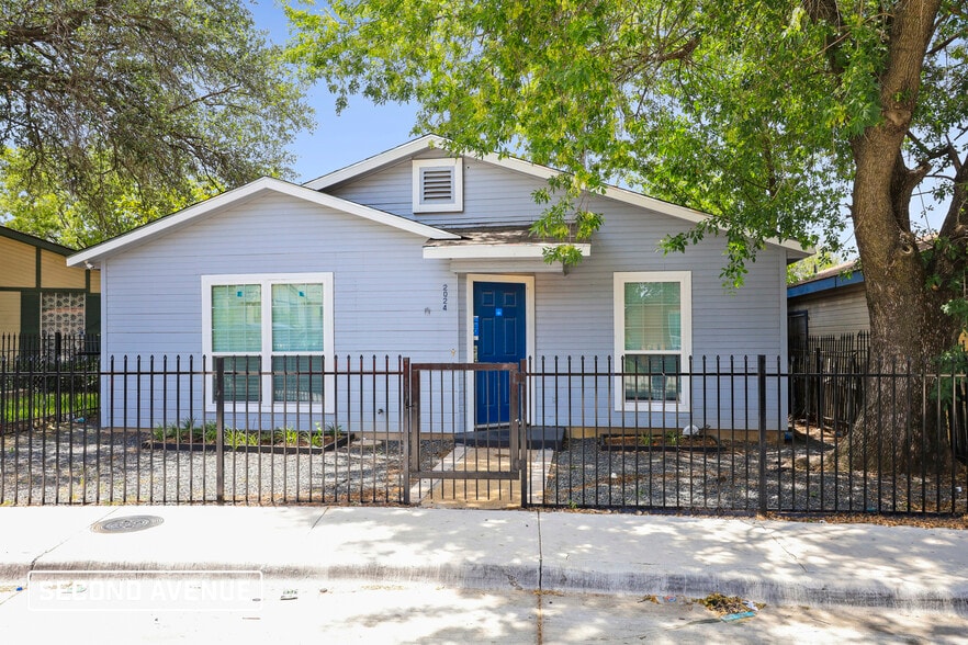 Primary Photo - 2024 Lewiston Ave