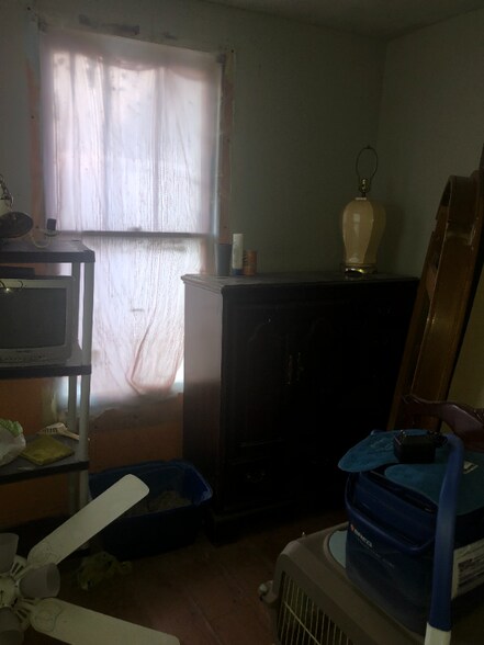 Building Photo - 8438 High St