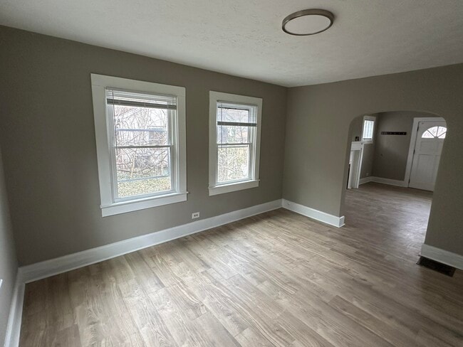 Building Photo - 302 Clay St