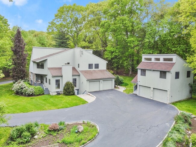 Building Photo - 7 White Oak Ln