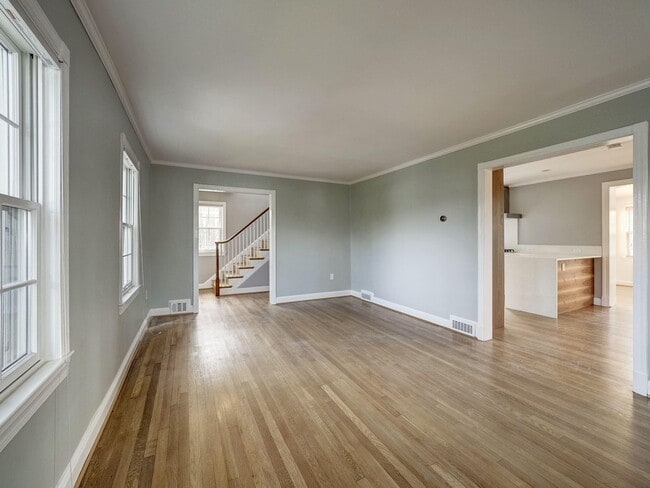 Building Photo - 5208 Glenwood Rd