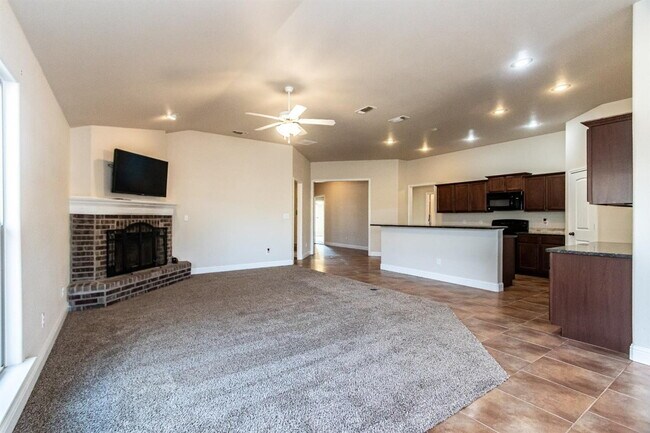Building Photo - Beautiful open 4/2/2 in Frenship School Di...