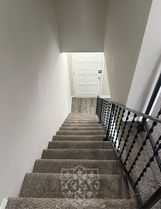 Building Photo - 1073 Harold Dr