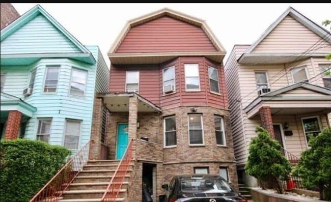 Primary Photo - 204 Sherman Ave