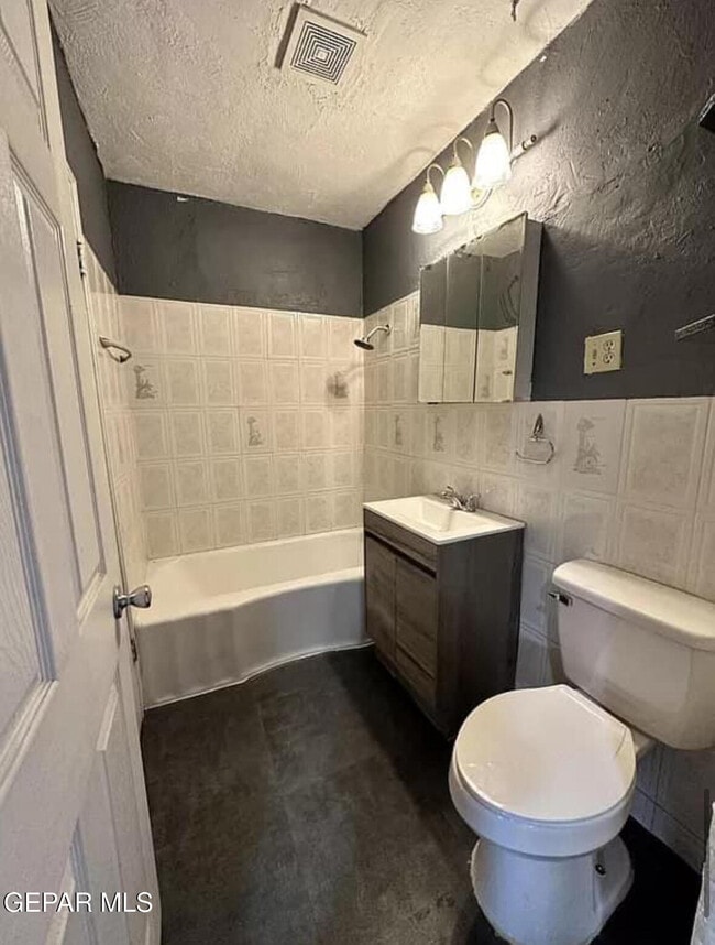 Building Photo - 3012 Altura Ave