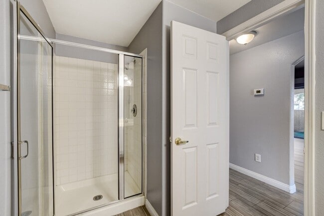 Building Photo - Stunning Upstairs Condo in Gated Indian Wells Community!