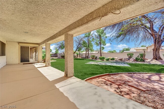 Building Photo - 7595 W Camero Ave