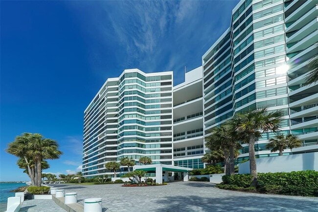 Building Photo - 988 Blvd of the Arts