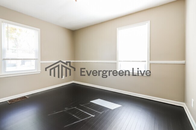 Building Photo - 1115 W 24TH St S