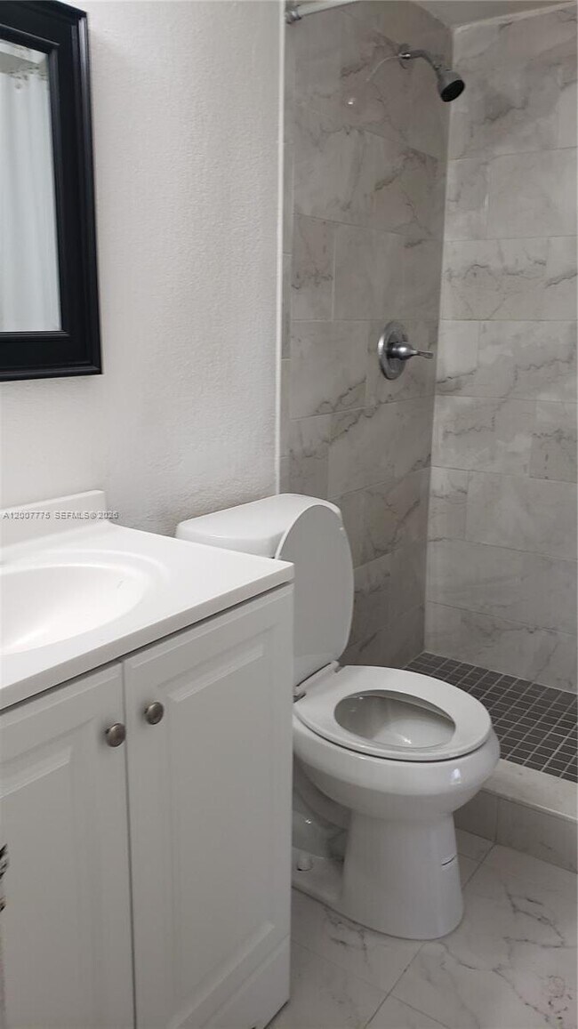 Building Photo - 1251 NE 108th St