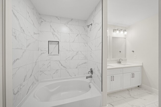 Building Photo - 3439 Rockrill Dr