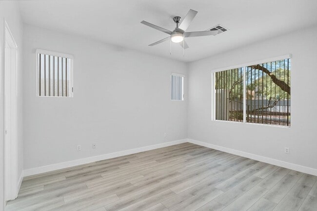 Building Photo - VERY CUTE 2 BEDROOM, SINGLE STORY HOME IN "GREEN VALLEY RANCH!!"