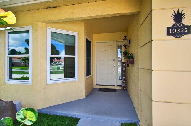 Building Photo - 10332 Islander Dr