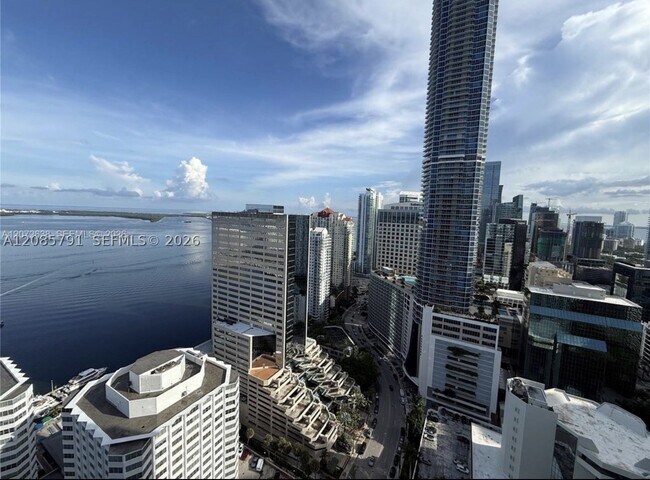Building Photo - 950 Brickell Bay Dr