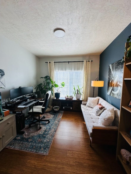 Building Photo - 6659 Interlochen Ln