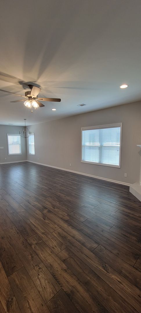 Building Photo - BEAUTIFUL HOME in the Desirable Hedgefield subdivision in Prattville.