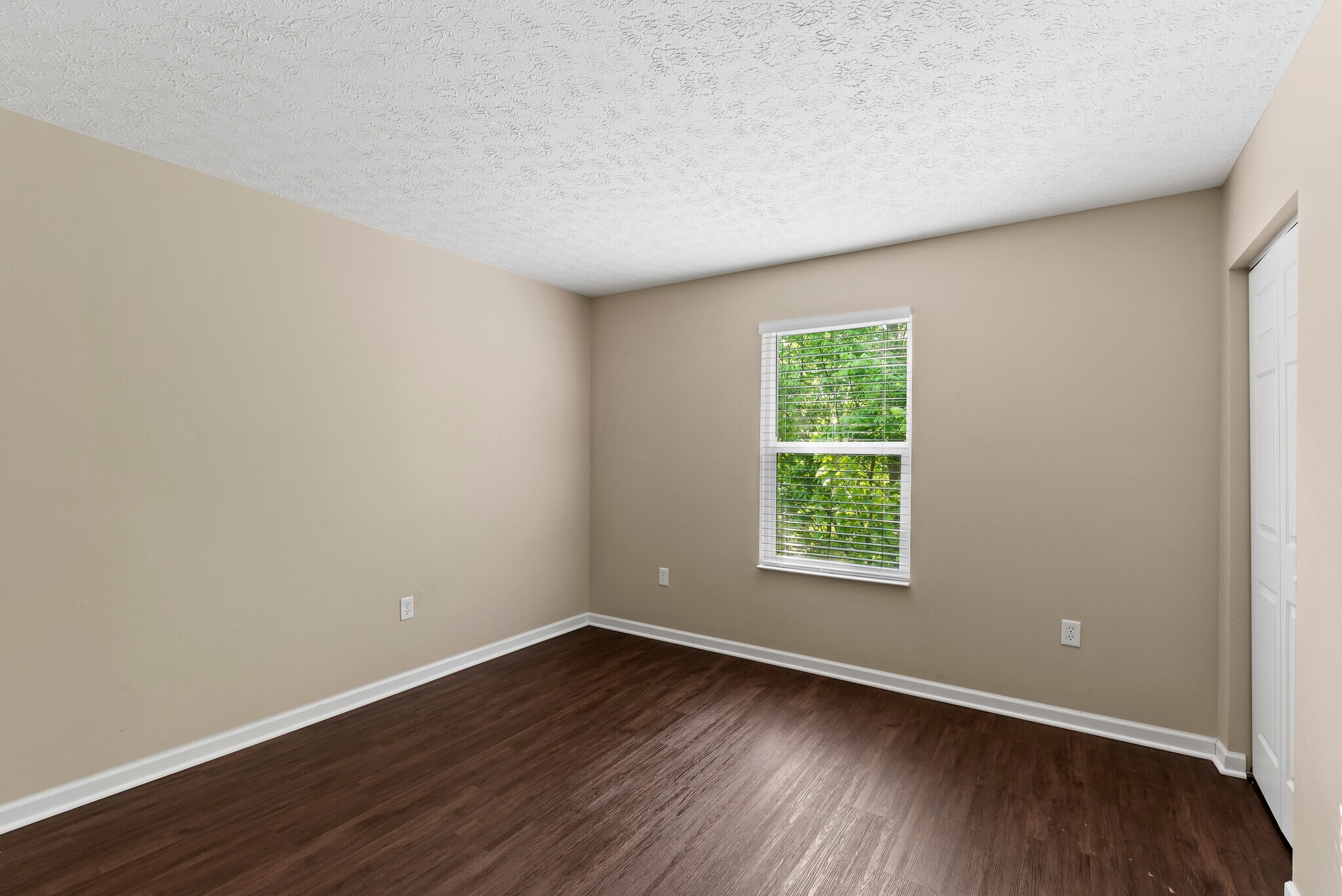 Building Photo - 289 N Bend Dr