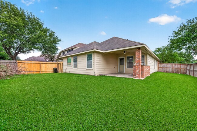 Building Photo - 6030 Wildbriar Ln