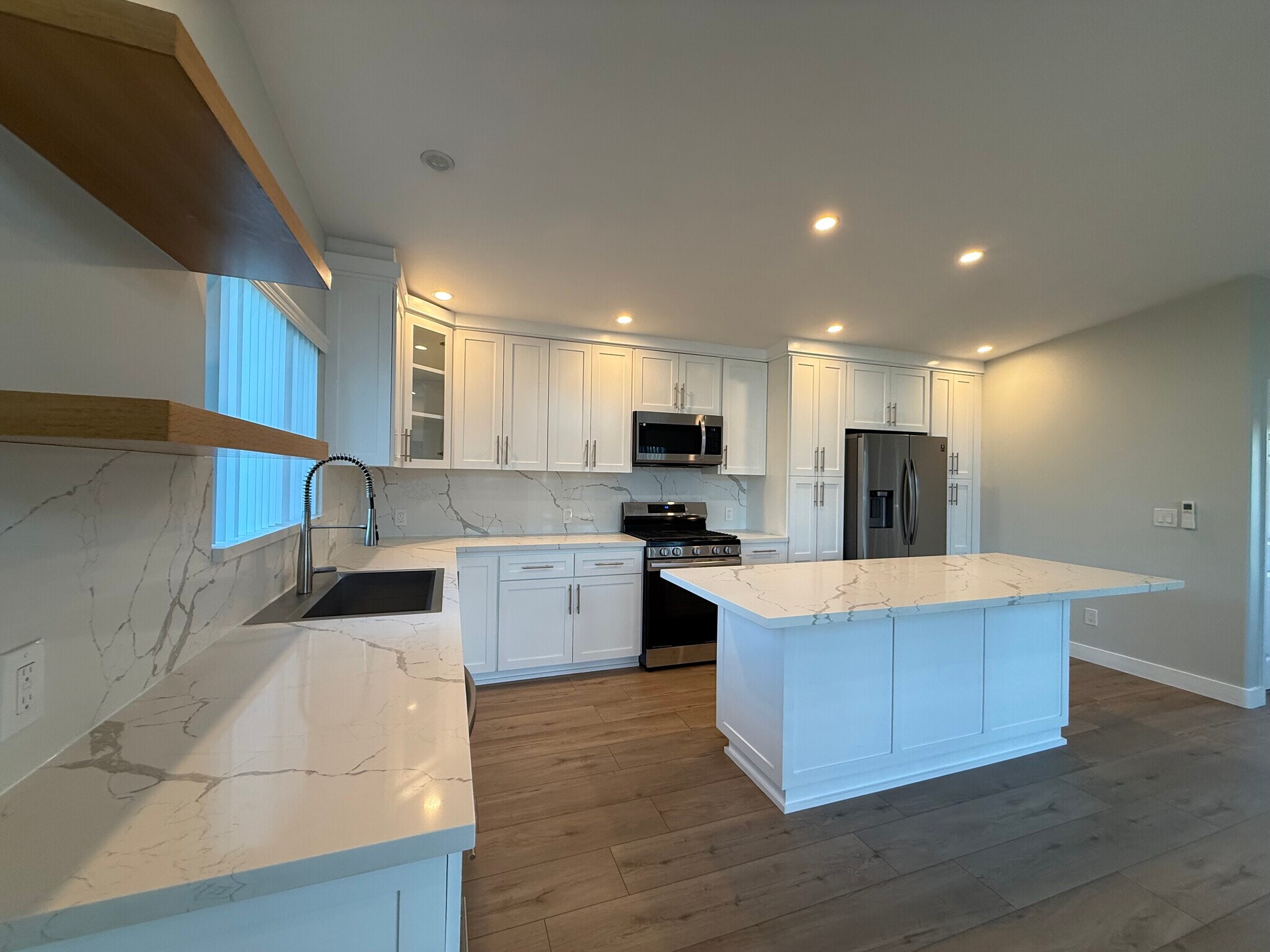 Building Photo - 18012 Bullock St