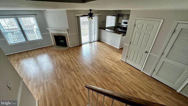 Building Photo - 12893 Grays Pointe Rd