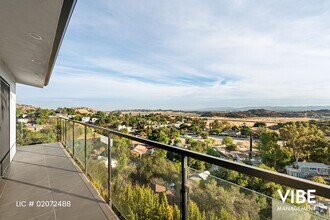 Building Photo - Stunning Mountain & Valley views from this...