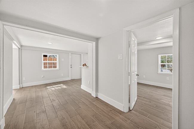 Building Photo - 1814 33rd St