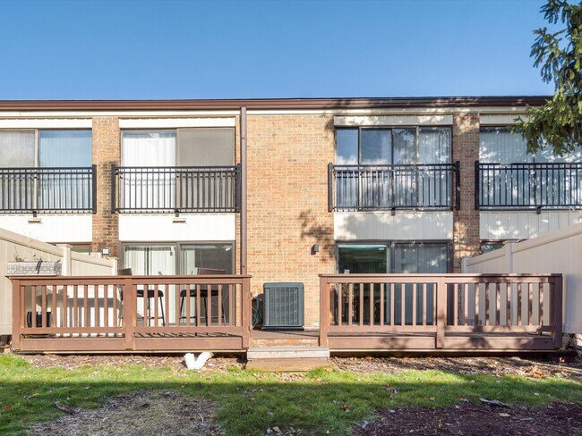 Building Photo - 18270 University Park Dr