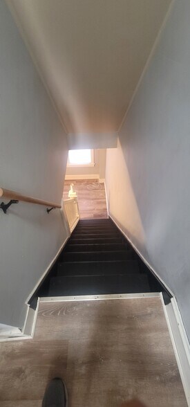 Building Photo - 53 Race St