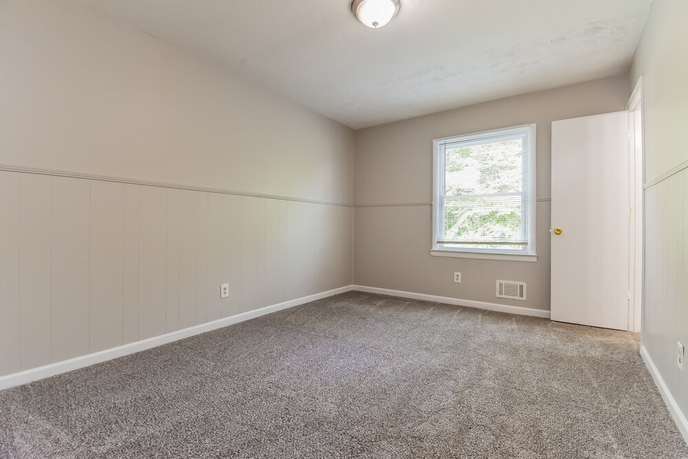 Building Photo - 6681 Green Meadows Ln