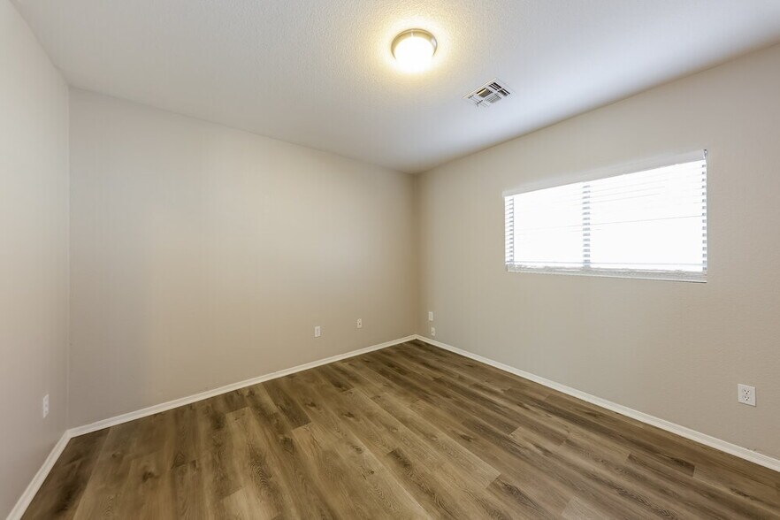 Building Photo - 3108 W Lucia Dr