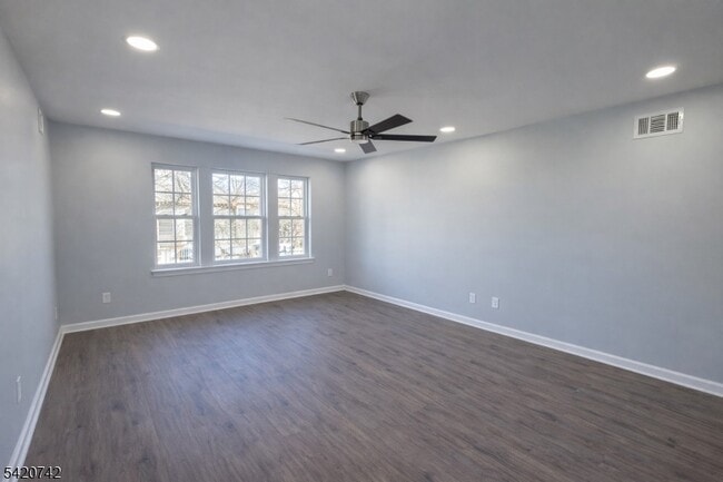 Building Photo - 95 19th Ave