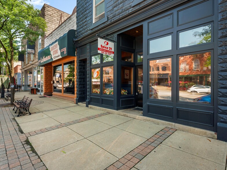 Building Photo - 125 S Main St