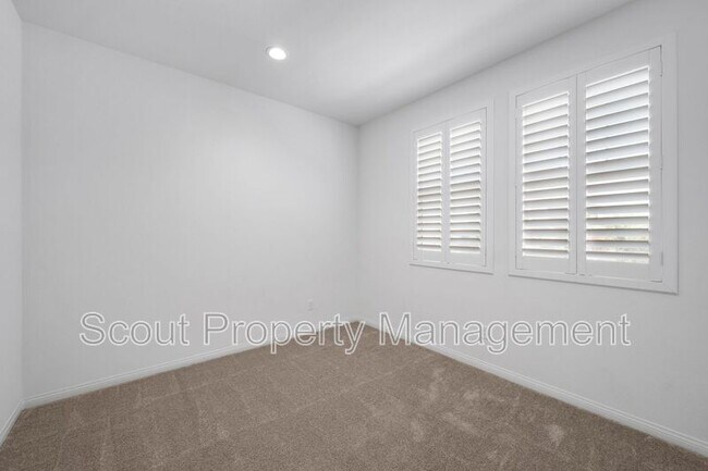 Building Photo - 39598 Lupine Dr