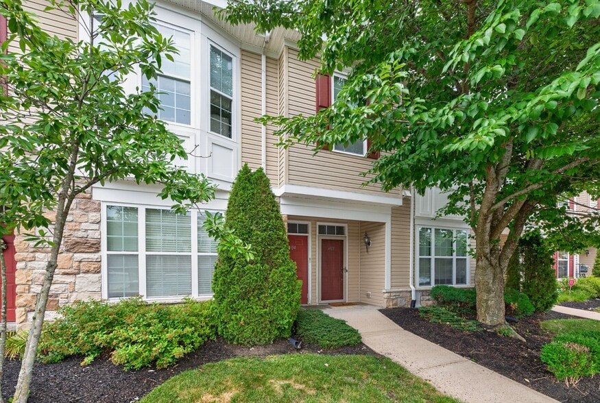 Building Photo - 404 Degas Ct