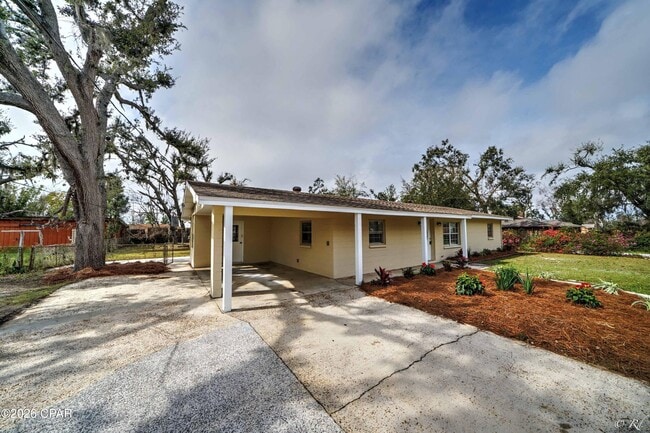Building Photo - 1602 Montana Ave