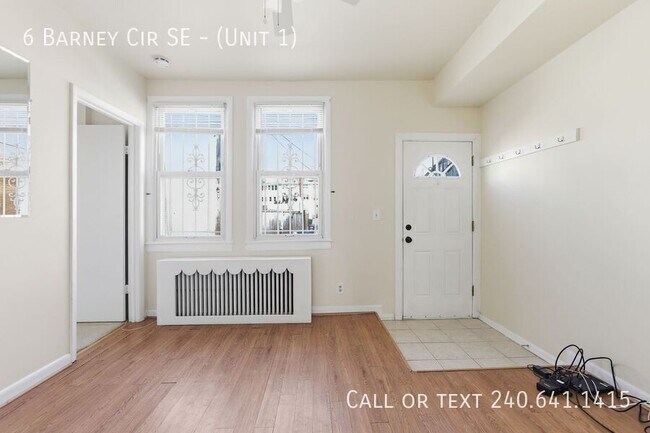 Building Photo - 6 Barney Cir SE