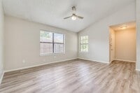 Building Photo - 1428 Lakecrest Dr