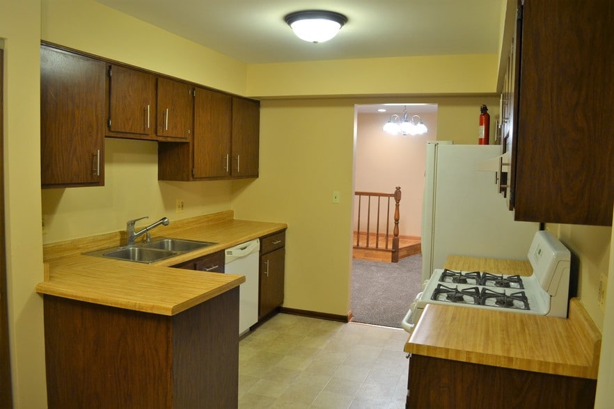 Building Photo - 871 Cross Creek Ct