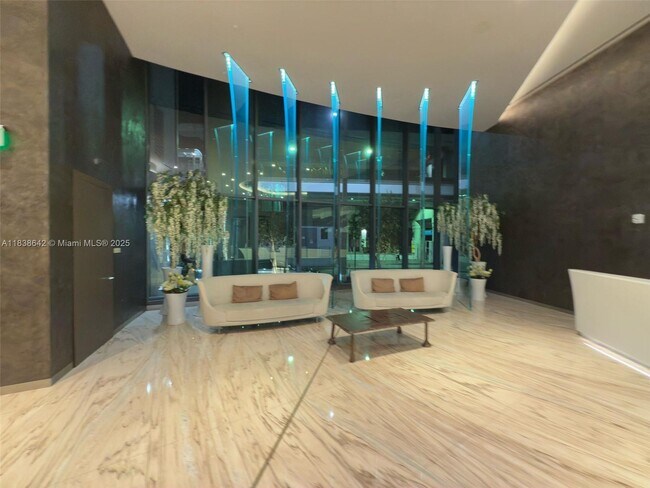 Building Photo - 1000 Brickell Plaza