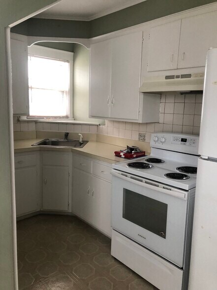 Kitchen - 25 Post St