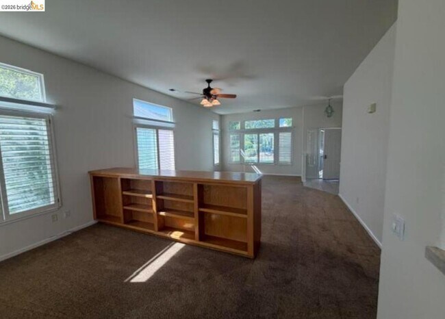 Building Photo - 170 Gala Ln